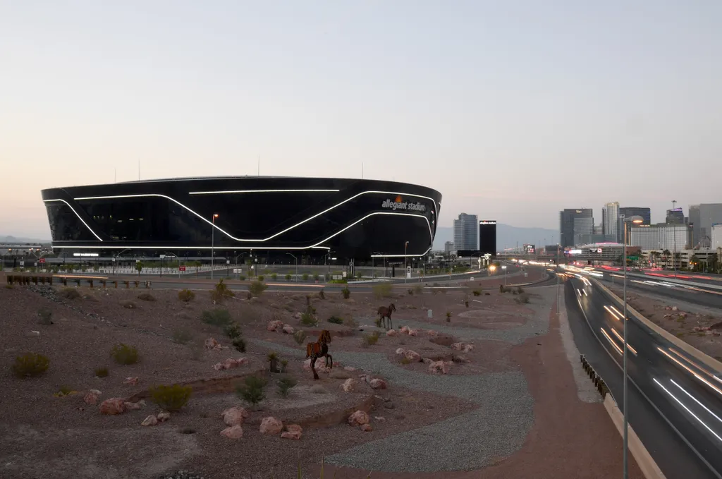 Allegiant Stadium Prepares To Host First Las Vegas Raiders Home Game GettyImageRank2 SPORT nfl TRAFFIC AMERICAN FOOTBALL interstate-15 