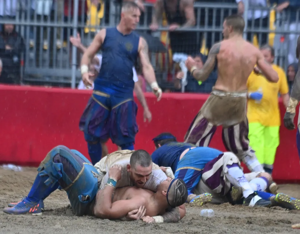 Calcio Storico Fiorentino, sport, történelmi, hagyományőrző, brutális, firenze, játék, küzdelem, labdajáték 