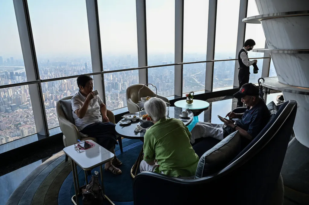 Shanghaiban nyílt a világ legmagasabb szállodája 