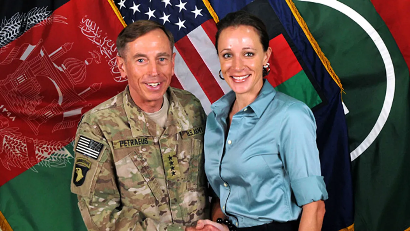 David Petraeus a CIA lemondani kényszerült igazgatója, szexbotrány, Petraeus és életrajzírója Paula Broadwell 