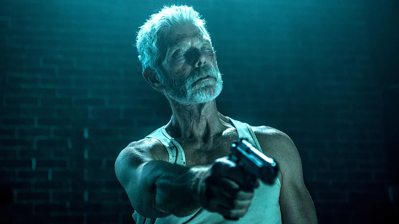 Stephen Lang a Vaksötét című filmben 