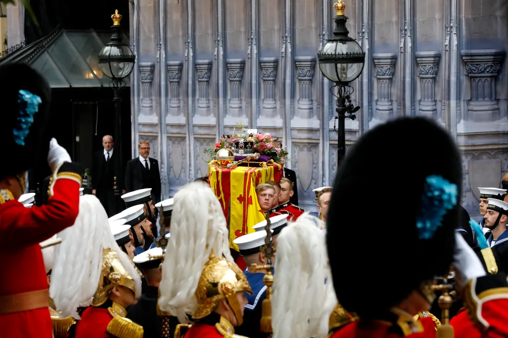 II. Erzsébet brit királynő, II. Erzsébet temetése, temetés, halála, II. Erzsébet halála, királynő, royals death, koporsó 