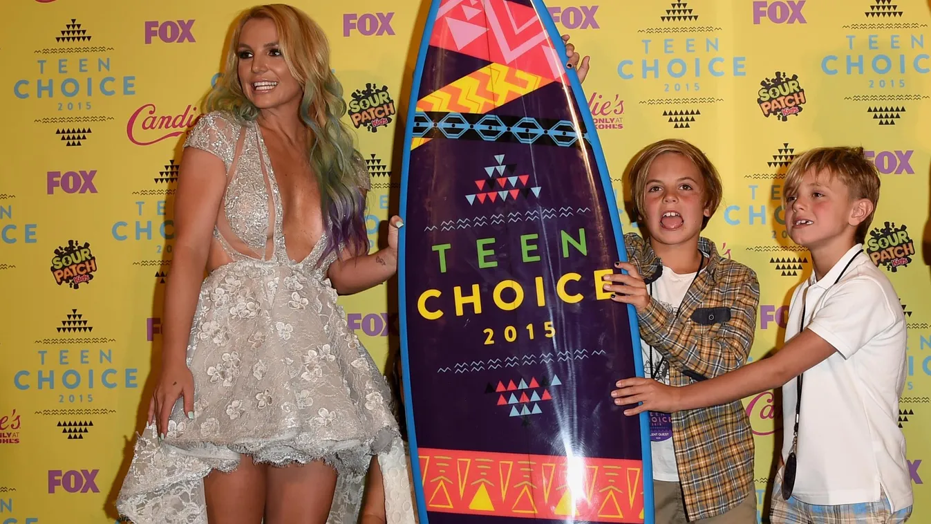 Teen Choice Awards 2015 - Press Room GettyImageRank3 People DRESS HORIZONTAL Musician SON USA California City Of Los Angeles Lace - Textile Award Silver Colored EMBROIDERY Press Room Television Show Males PORTRAIT Five People Britney Spears Arts Culture a