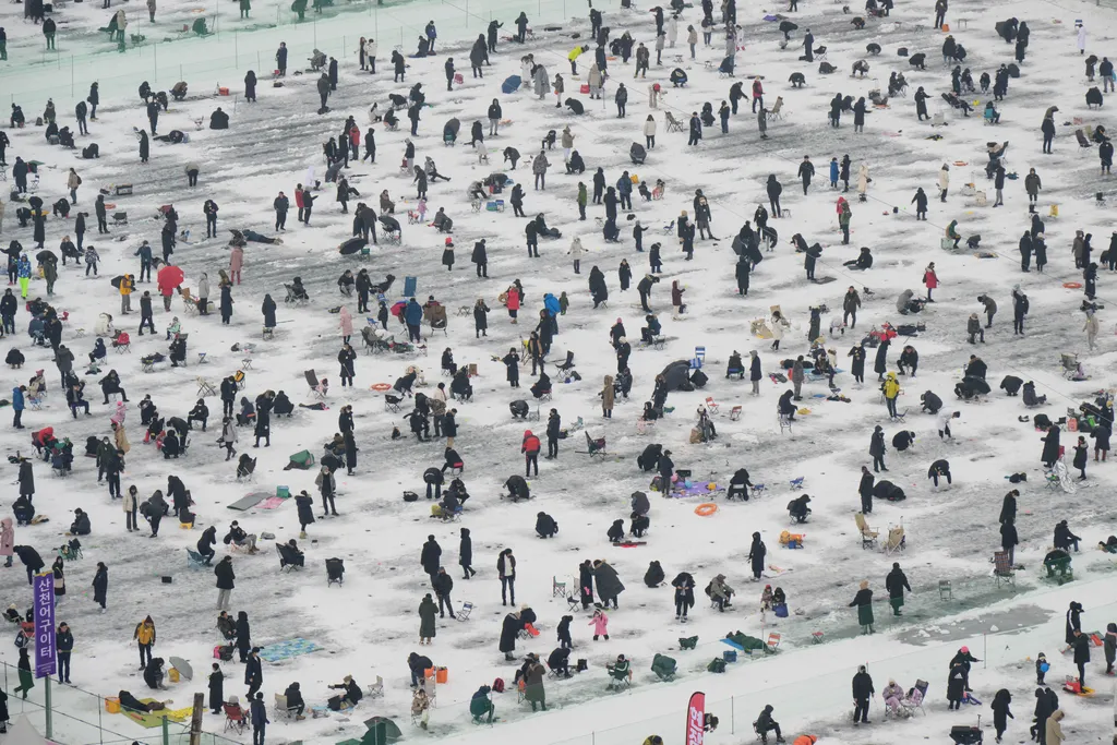 Jéghorgászat téli fesztivál Dél-Korea 