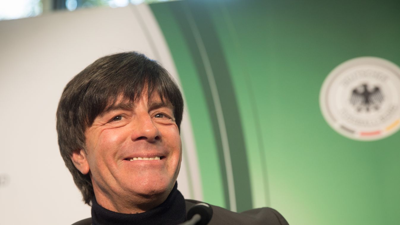 German national trainer Loew extends contract FOOTBALL 