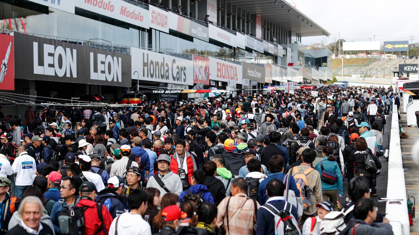 AUTO - WTCR SUZUKA  -  2018 Motorsport auto championnat du monde circuit course cup fia japon octobre tourisme wtcr foule crowd during the 2018 FIA WTCR World Touring Car cup of Japan, at Suzuka from october 26 to 28 - Photo Clement Marin / DPPI 
