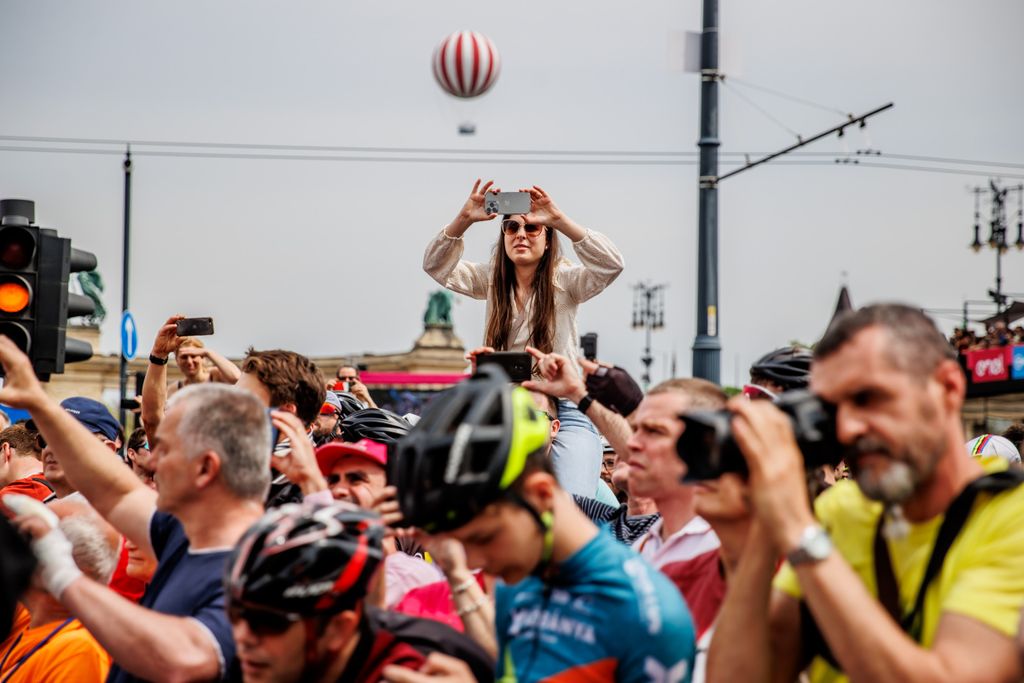 Giro d'Italia, kerékpár, kerékpárverseny, giro, Hősök tere, 2022.05.06. rajt, magyarországi rajt, 