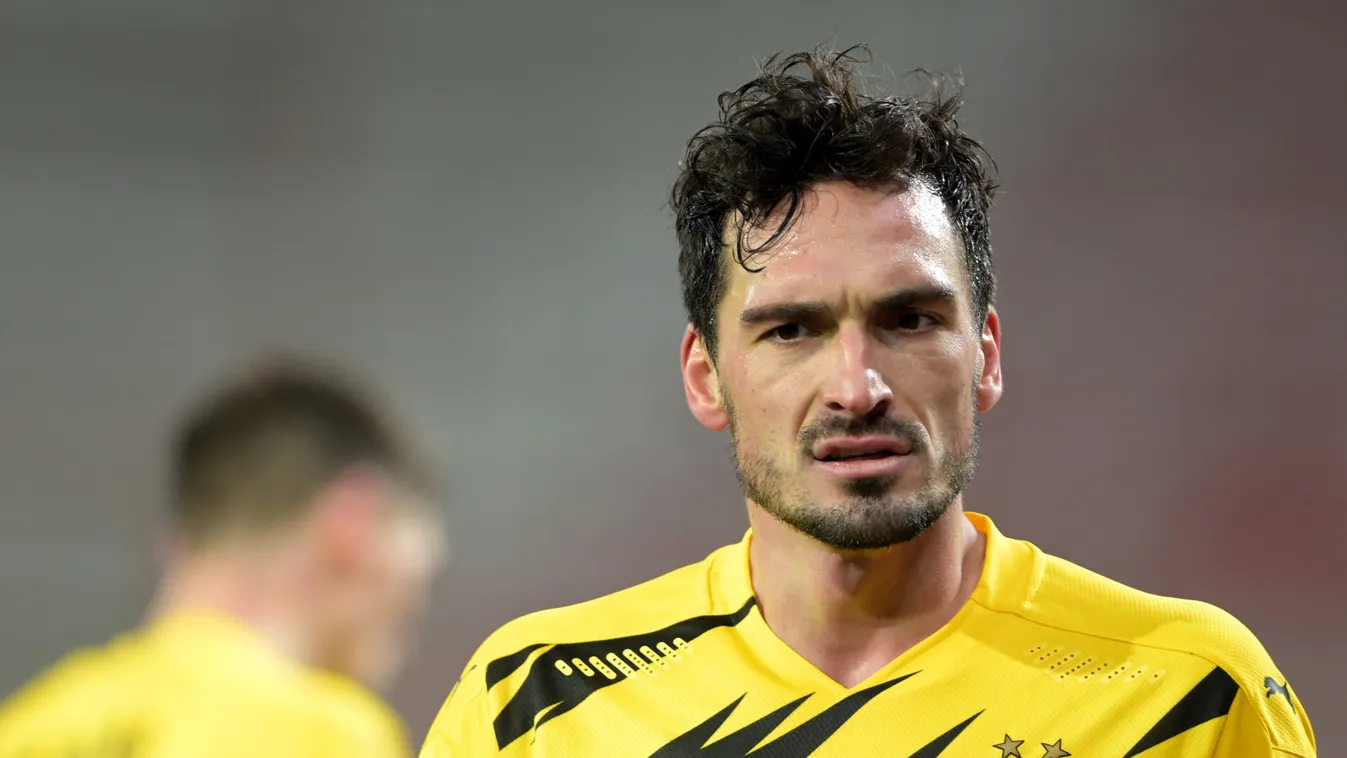 1. FC Union Berlin - Borussia Dortmund Sports soccer Bundesliga Single Happy Mats Hummels (Borussia Dortmund) 