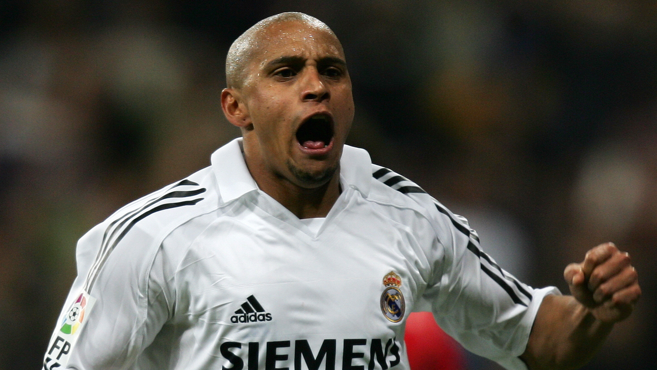 - Horizontal MATCH FOOTBALL SOCCER PLAYER CLENCHED FIST OPEN-MOUTHED JOY roberto carlos 