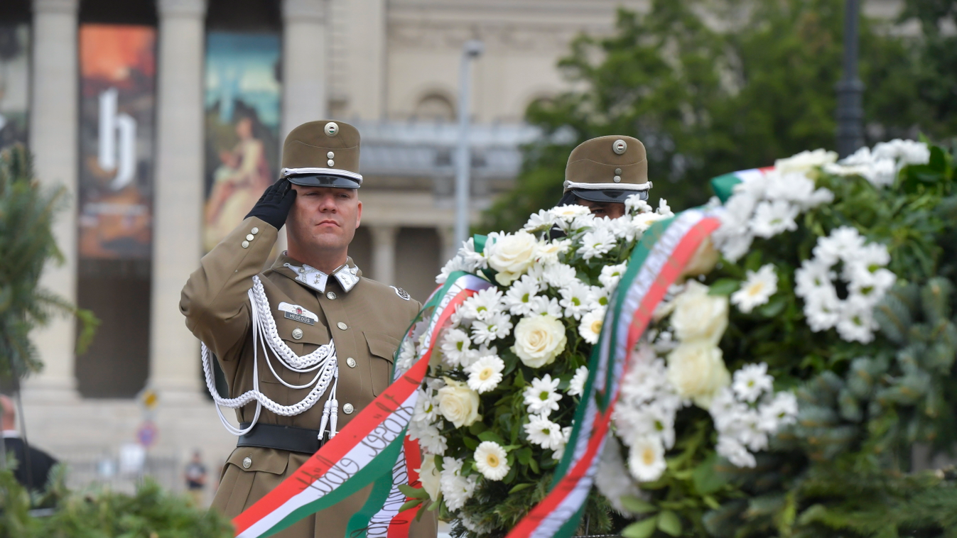 SZALAY-BOBROVNICZKY Kristóf, magyar hősök emlékünnepe, hősök tere, megemlékezés, koszorúzás, magyar hősök, honvédelmi miniszter 