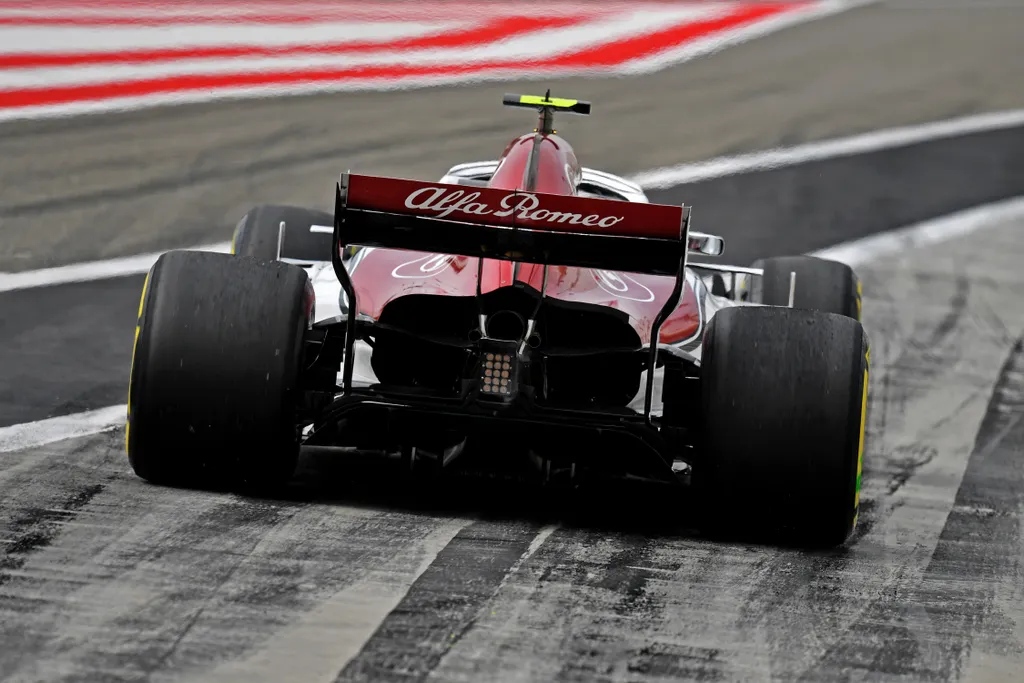 A Forma-1-es Bahreini Nagydíj pénteki napja, Charles Leclerc, Alfa Romeo Sauber F1 Team 