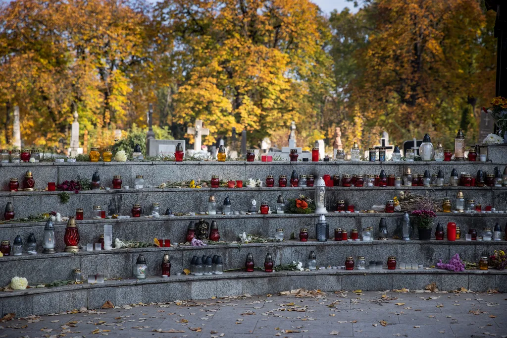 Óbudai temető Óbudai temető
Mindenszentek halottak napja
ősz 