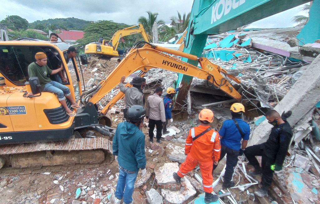 földrengés Indonéziában, Mamuju, 2021. január 15. 