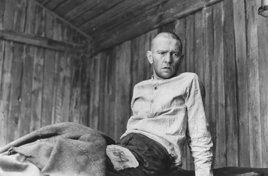 One Day in the Life of Ivan Denisovich Cinema soviet union gulag bunk bed Horizontal MAN PRISONER 