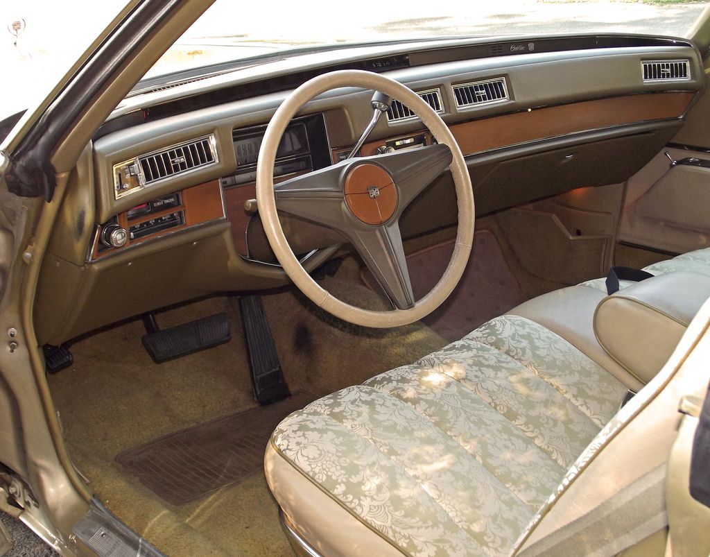 Cadillac Calais Coupe (1974) veteránteszt 