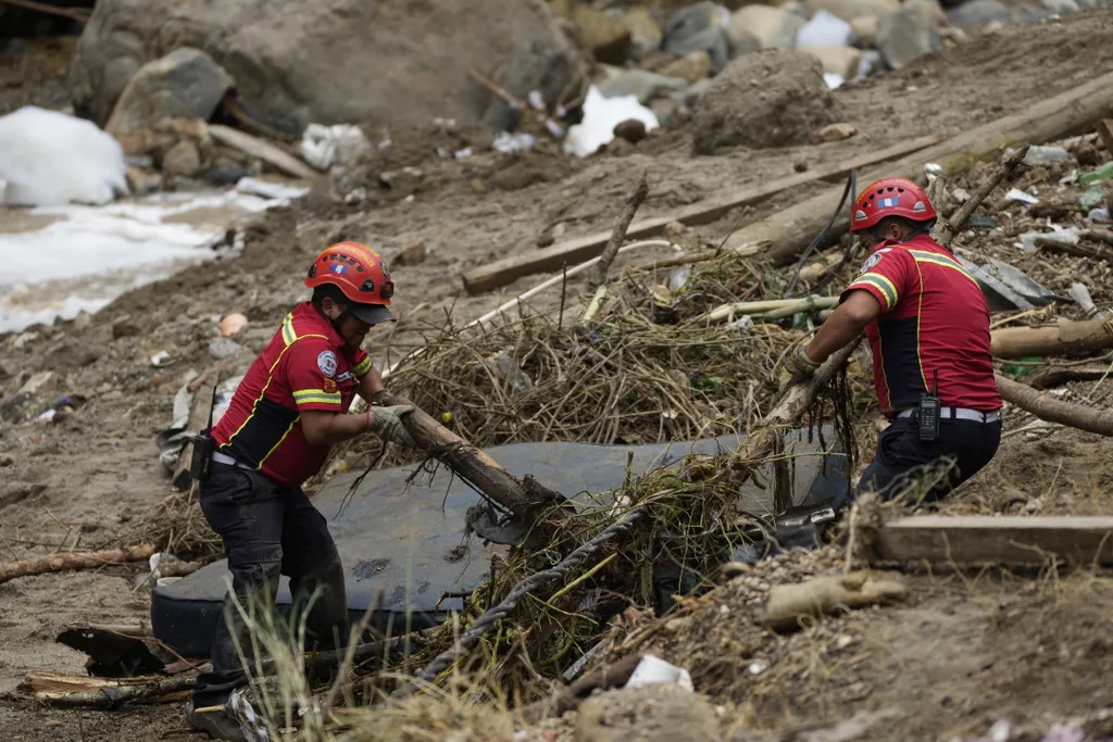 Többen meghaltak Guatemalában a heves esőzés okozta áradásban, galéria, 2023 