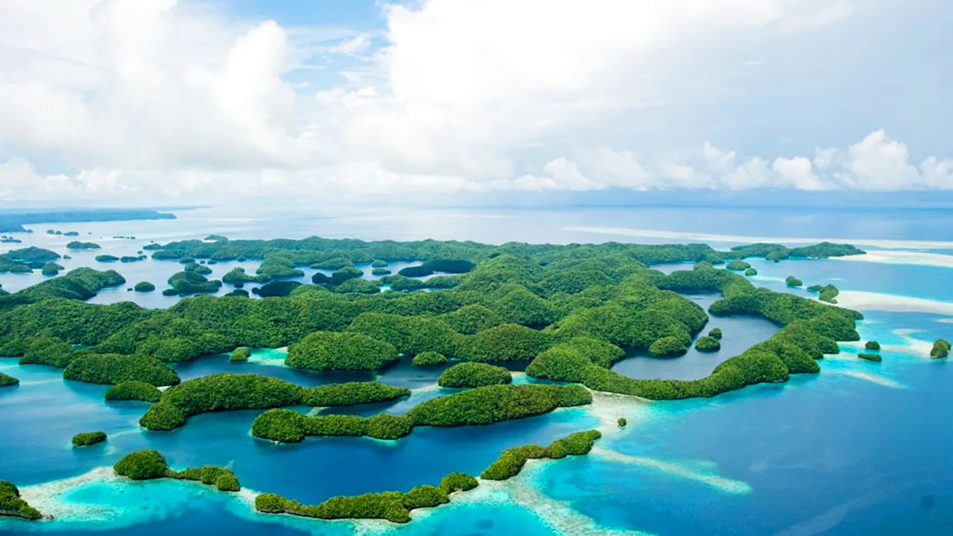 Palau sziklaszigetei a Csendes-Óceánon 
