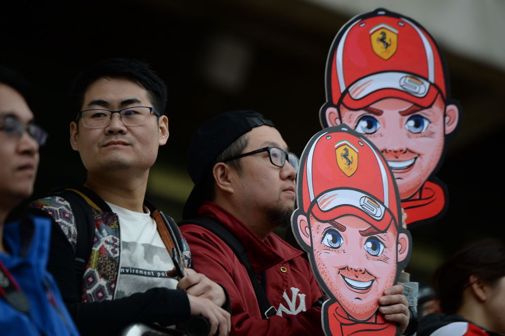 A Forma-1-es Kínai Nagydíj pénteki napja, Sebastian Vettel szurkolói 