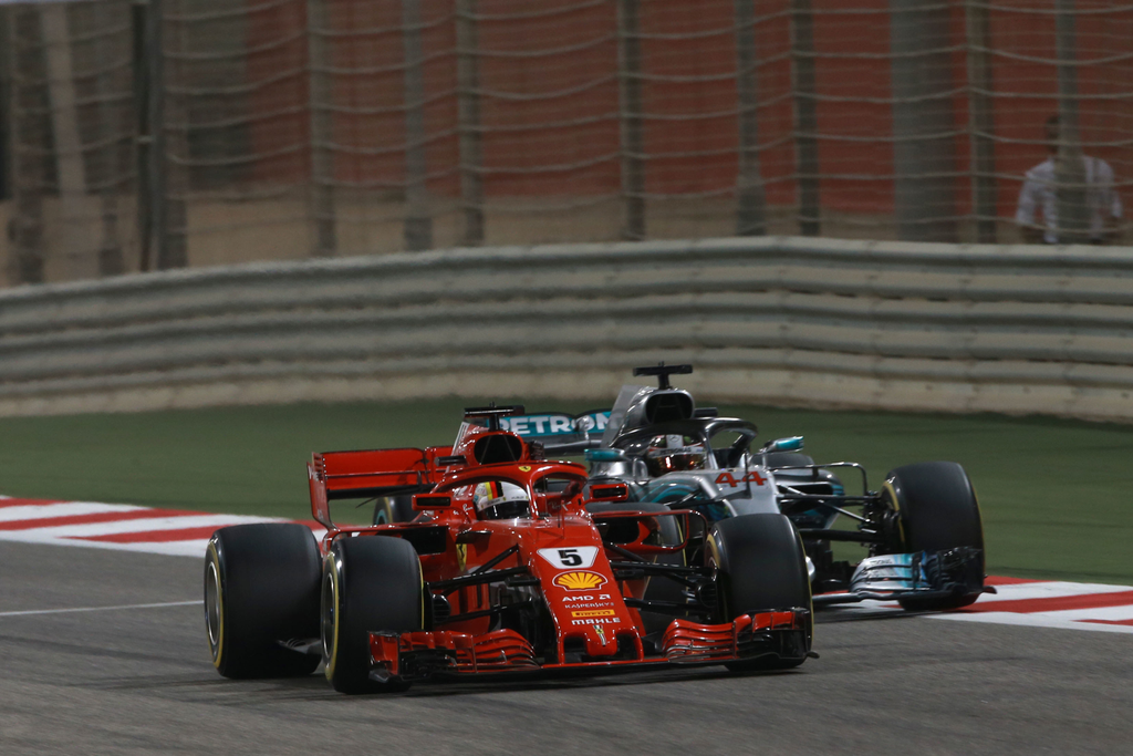 A Forma-1-es Bahreini Nagydíj, Sebastian Vettel, Scuderia Ferrari, Lewis Hamilton, Mercedes-AMG Petronas 