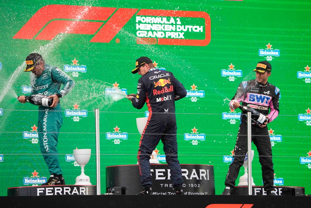 A győztes Max Verstappen, a második helyezett Fernando Alonso és a harmadik helyezett Pierre Gasly 