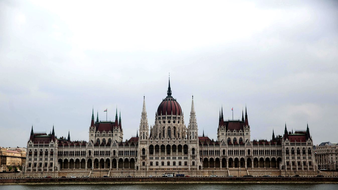 Magyarország legmagasabb épületei- galéria
Parlament Országház Budapest 