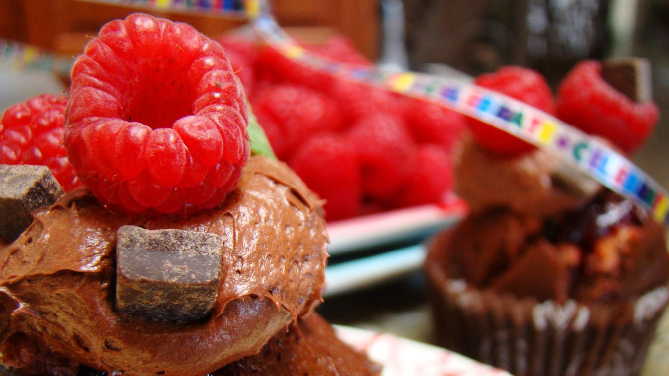 málna csoki cupcake muffin 