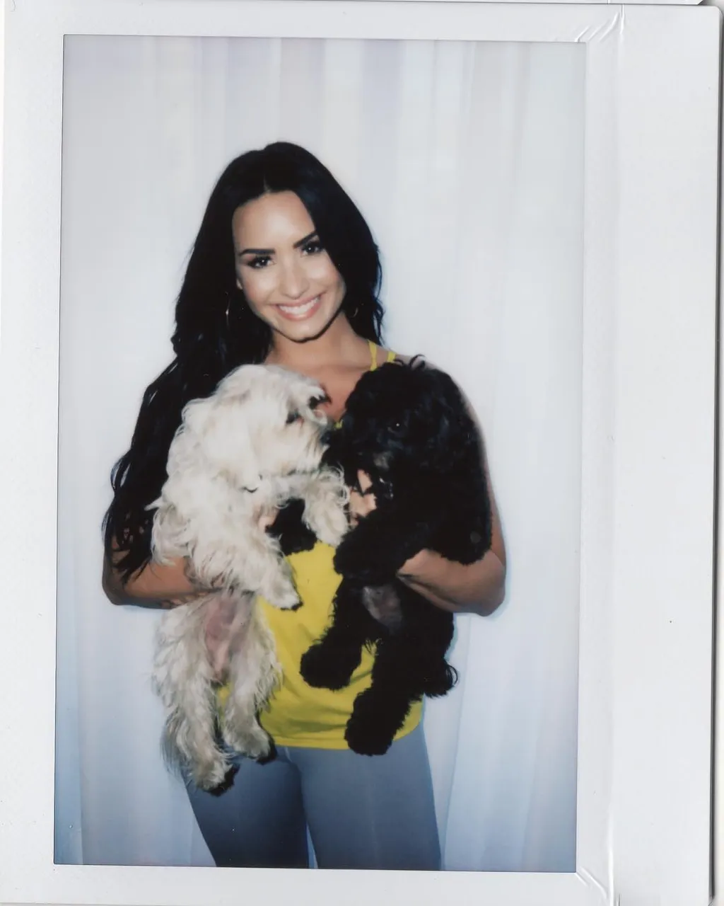 Demi Lovato állatos galéria 