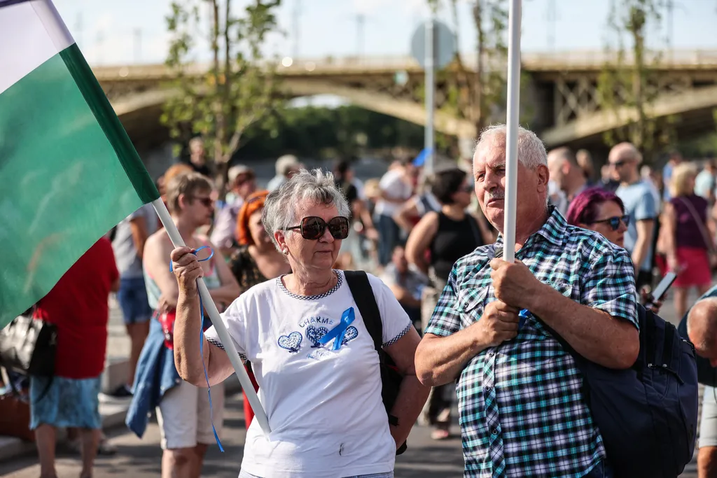 MZP, Márki-Zay Péter, tüntetés, tiltakozás, Jászai Mari tér, Budapest, KATA változás, KATA adó, KATA 