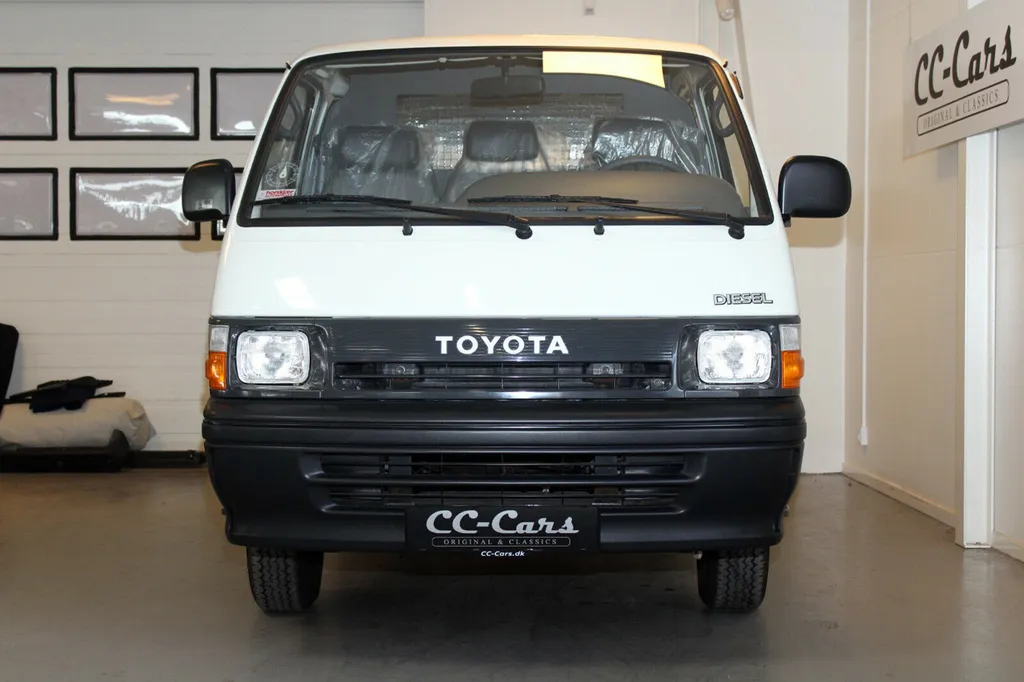 Toyota Hiace 