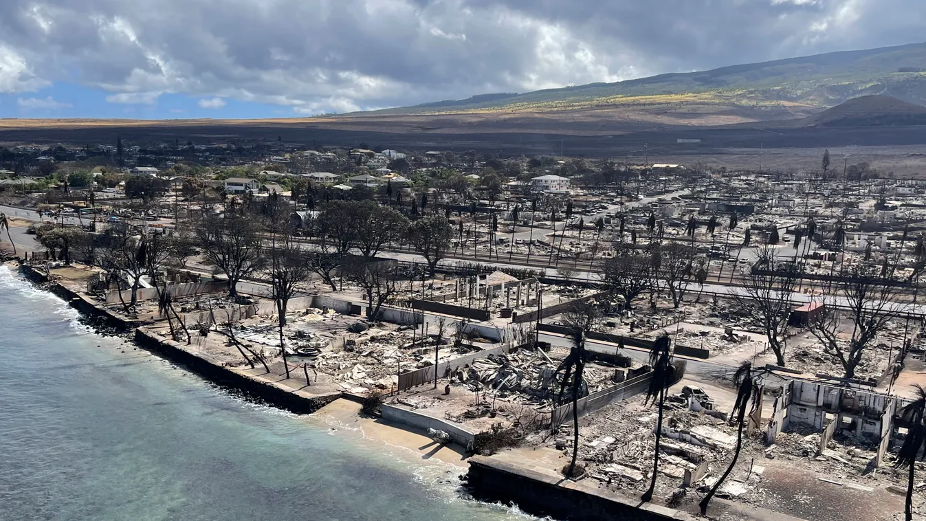 Lahaina, 2023. augusztus 12.
Hawaii Földügyi és Természeti Erőforrások Minisztériuma által közreadott felvétel egy felperzselt területről a hawaii Maui-szigeten levő Lahaina városban 2023. augusztus 11-én. Mauin augusztus 9-én kapott lángra a növényzet, a