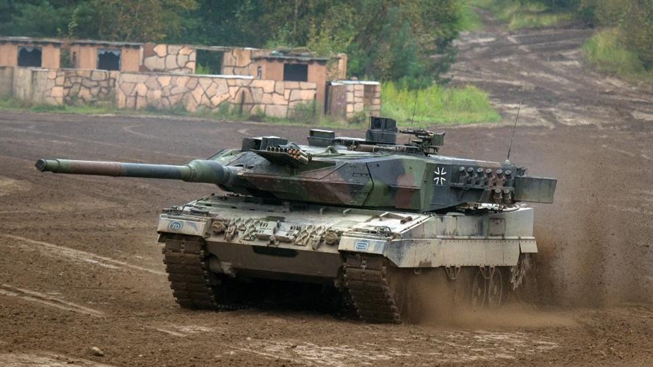 Germany delivers 14 Leopard 2 main battle tanks to Ukraine Unrest, Conflicts and War Conflicts Defense Federal Government Ukraine Russia Horizontal WAR 