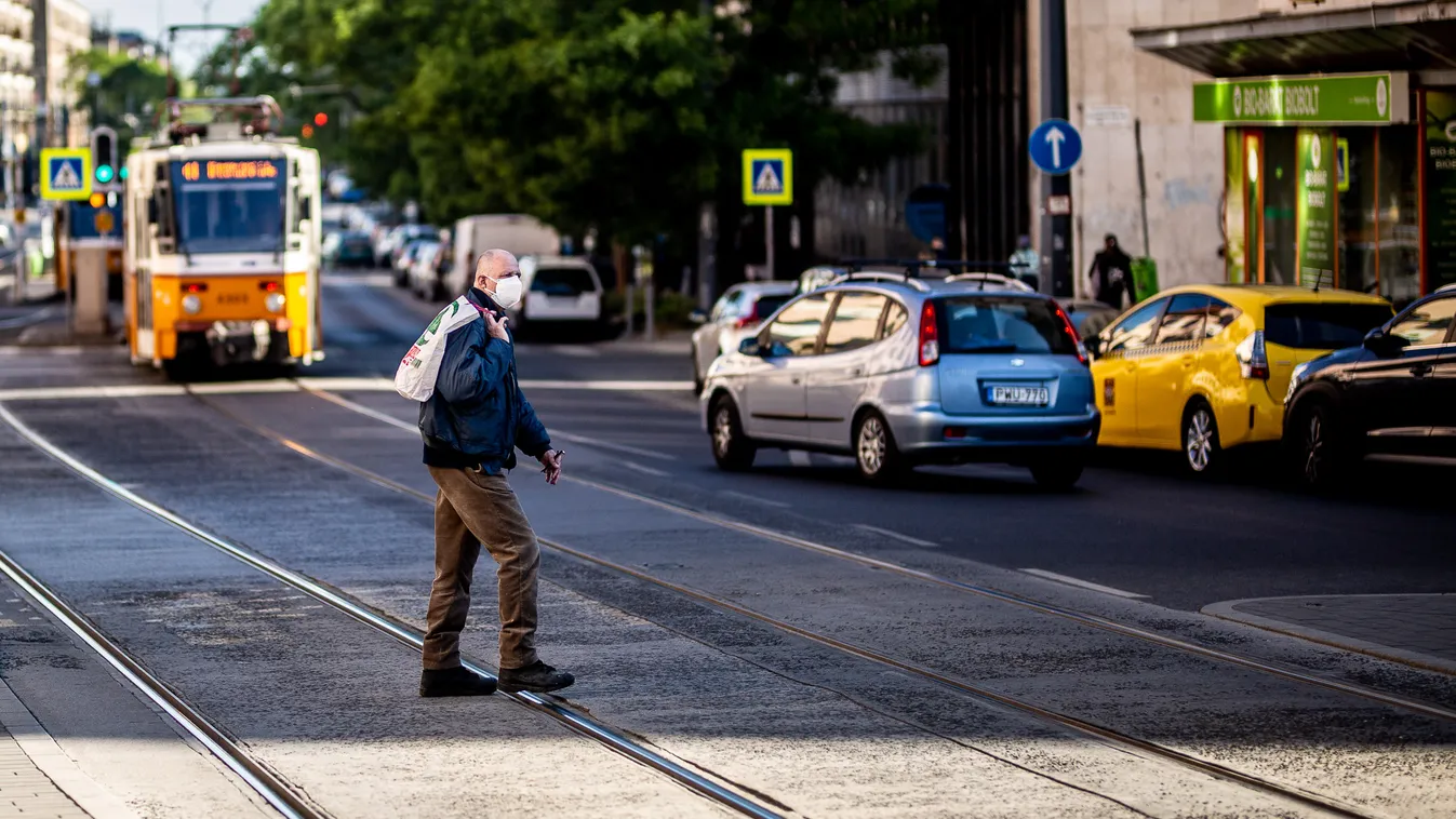 koronavírus, vírus, járvány, Budapest, belváros, tömegközlekedés, maszk, védőmaszk, járókelő 