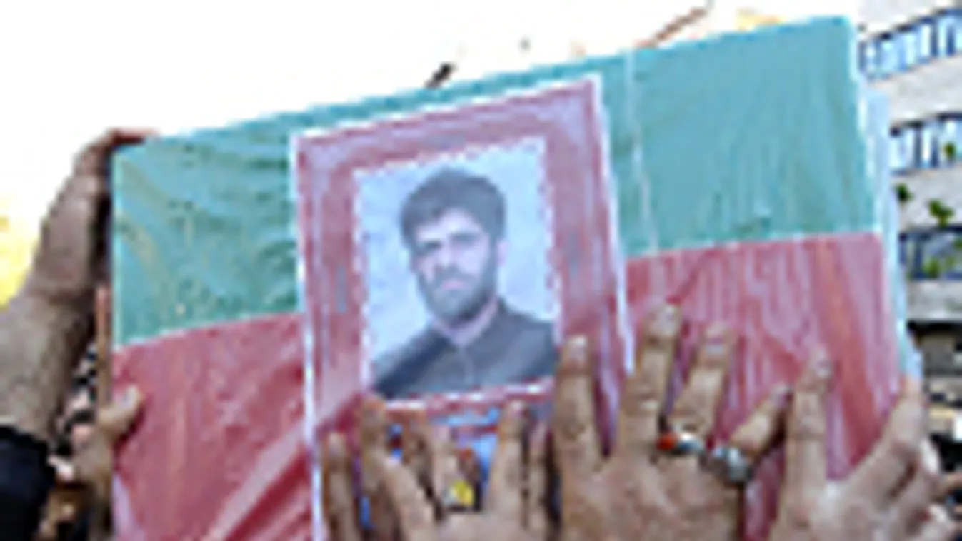 Irán az USA-t vádolja a tudósgyilkosságokkal, tüntetés Musztafa Ahmadi Rosan iráni atomtudós meggyilkolása miatt