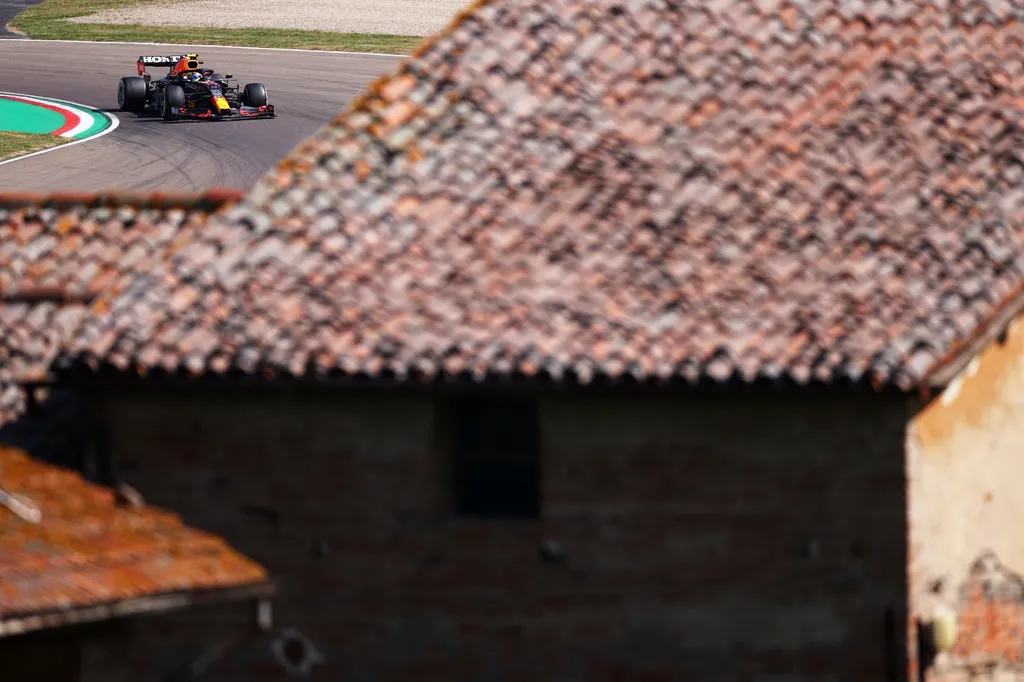 Forma-1, Sergio Pérez, Red Bull, Emilia Romagna Nagydíj 