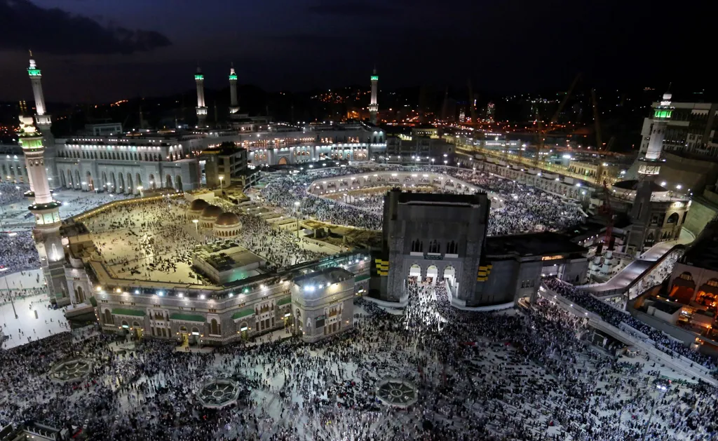 Hajj pilgrimage in Mecca Muslims Saudi Arabia MECCA KAABA Hajj pilgrimage 2019

A világ legdrágább épületei 
