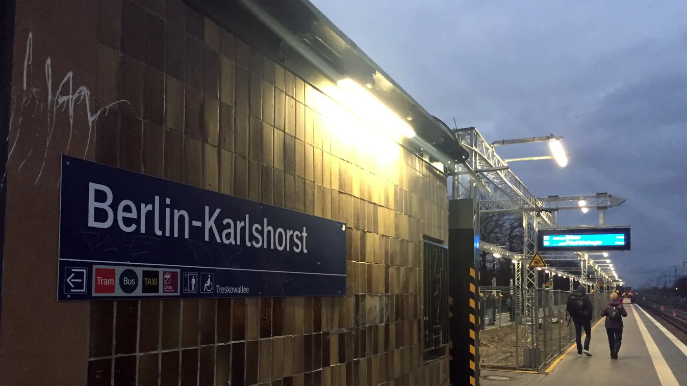 S-Bahn Station Berlin Karlshorst Crime, Law and Justice CRIME Extremism --- 
