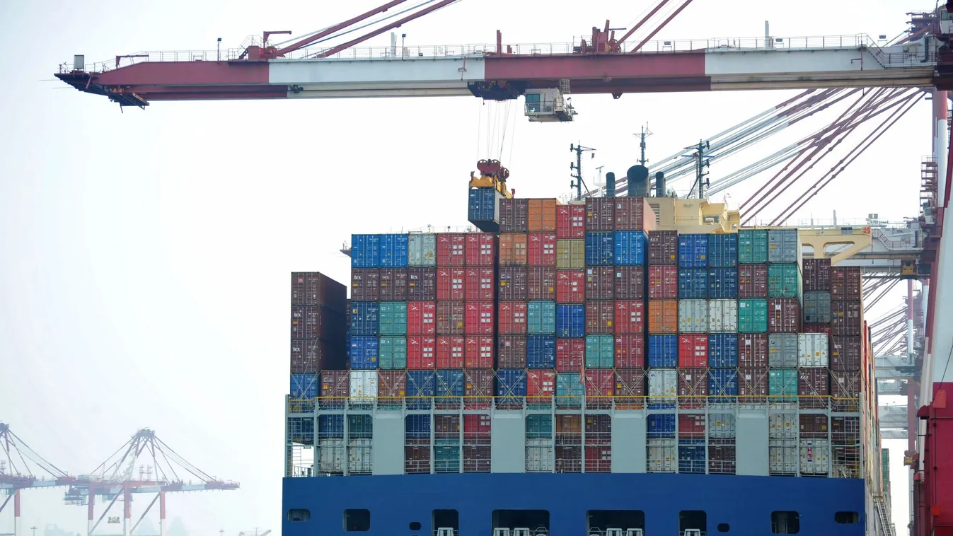 China's May exports up 15.5 percent, imports up 22.1 percent China Chinese May imports exports economy finance trade product port harbour financial labour dock shipping container 