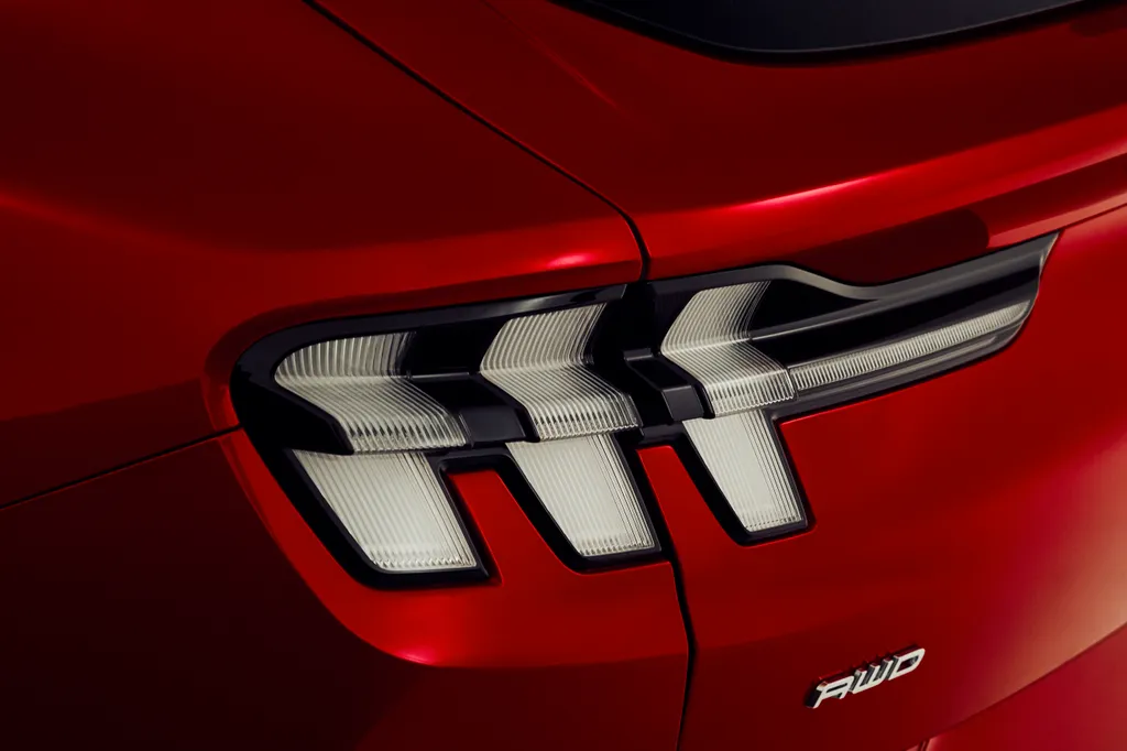 Ford Mustang Mach-E menetpróba (2021) 