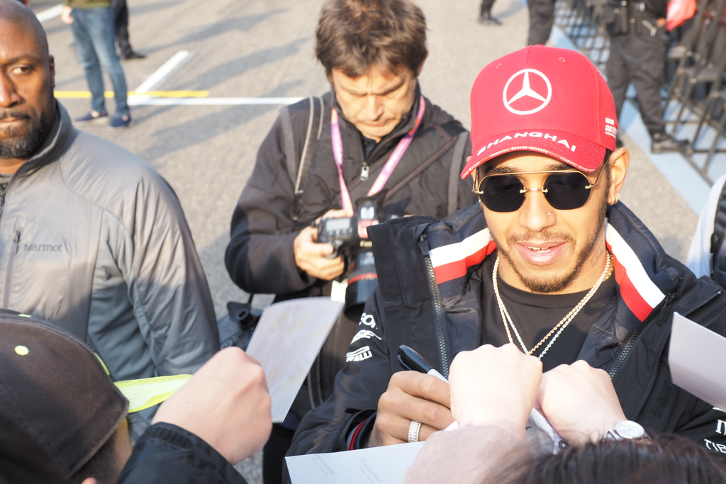 Forma-1, Lewis Hamilton, aláírás, szurkolók 