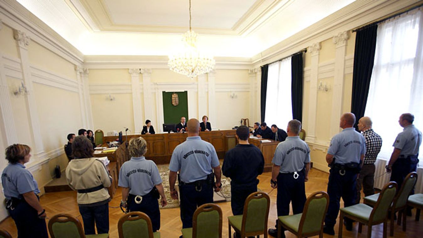 Szita Bence gyilkosság tárgyalás, Kaposvári Törvényszék tárgyalótermében 2013. május 13-án 