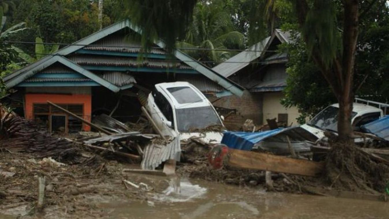Indonézia, áradás, villámáradás 