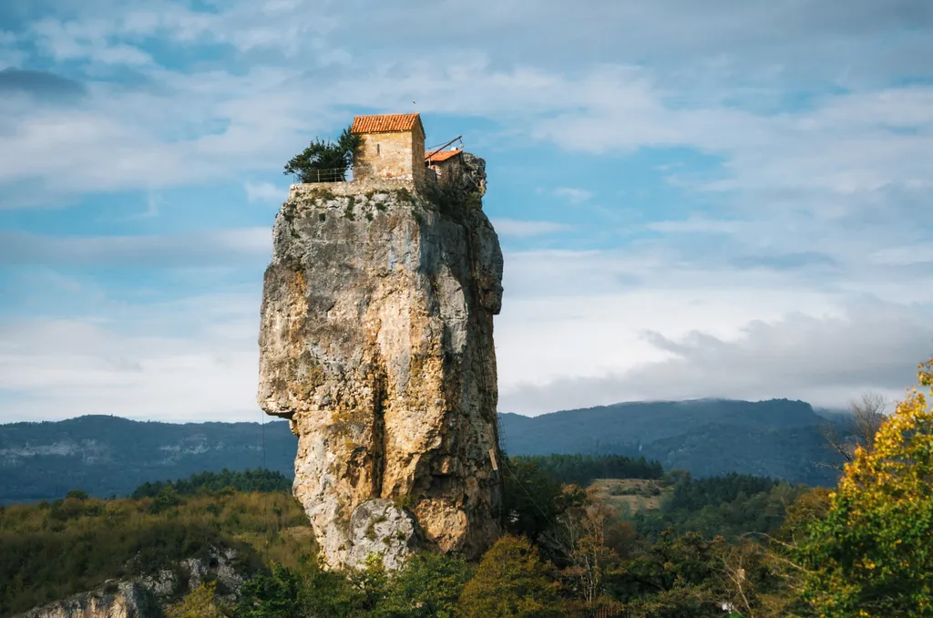 Katskhi pillar, kackhi oszlop Grúzia 