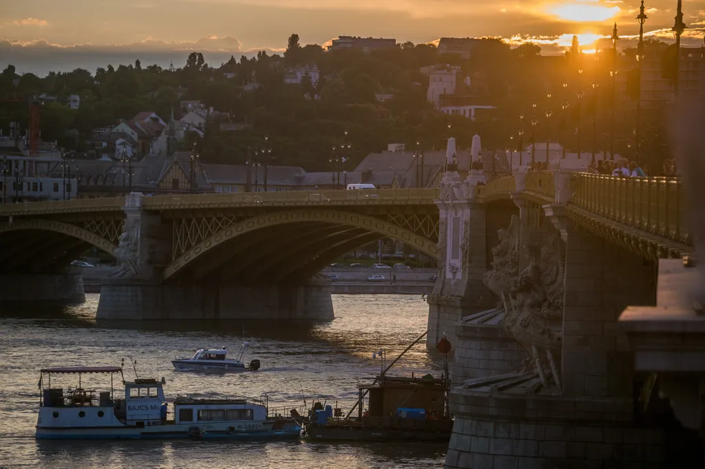 Margit híd, megemlékezés, Duna, dunai hajóbaleset, Hableány 