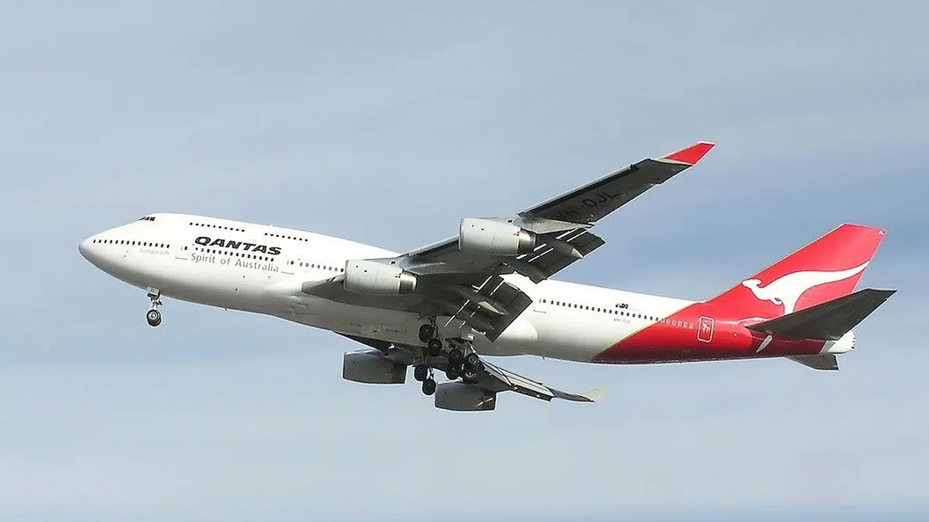 Qantas Boeing 747-400 