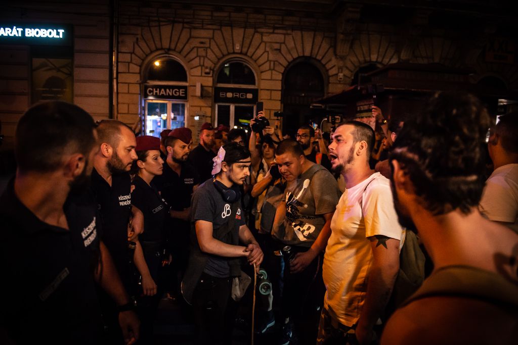kata tüntetés, kata törvénymódosítás, tüntetők, budapest belváros 2022.07.25. 