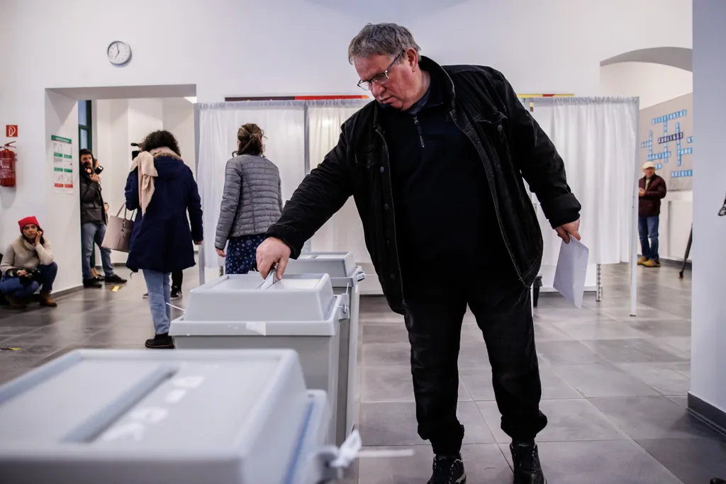 Választás 2022, 2022-es magyarországi országgyűlési választás, szavazás, Zugligeti Általános Iskola 