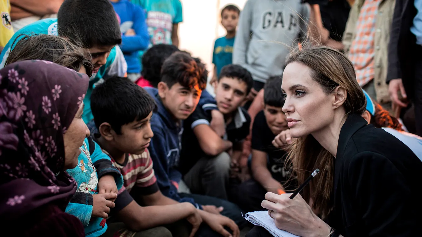 Angelina Jolie humanitárius munkássága 