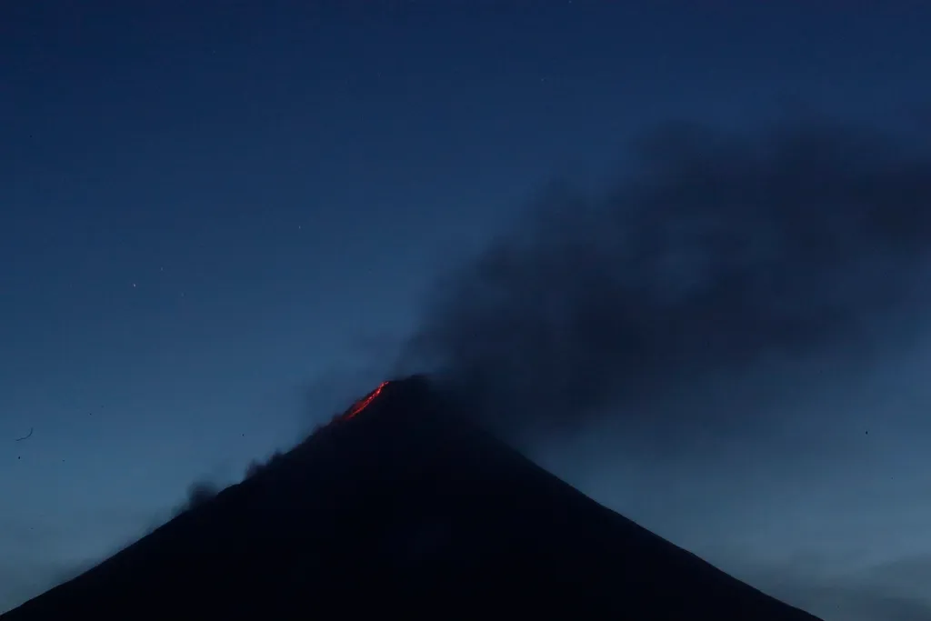 Fülöp-szigeteki Mayon vulkán Manila 