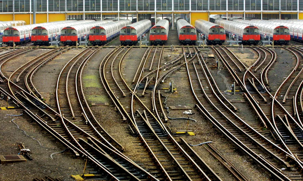 London Underground metró  LONDON UNDERGROUND STRIKE Horizontal STRIKE TRAIN TRAVEL METRO 