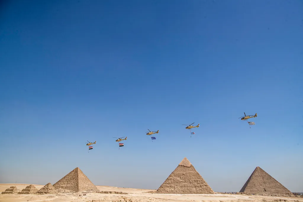 Pyramids Air Show, Piramis Légibemutató, légibemutató, piramis, Egyiptom, légi, bemutató, repülőshow, repülő 